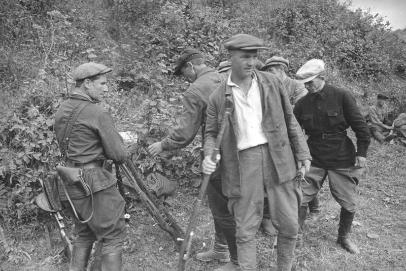 Георгий Петрусов
Партизаны
Дата съемки: 1941 - 1945
Источник russiainphoto.ru