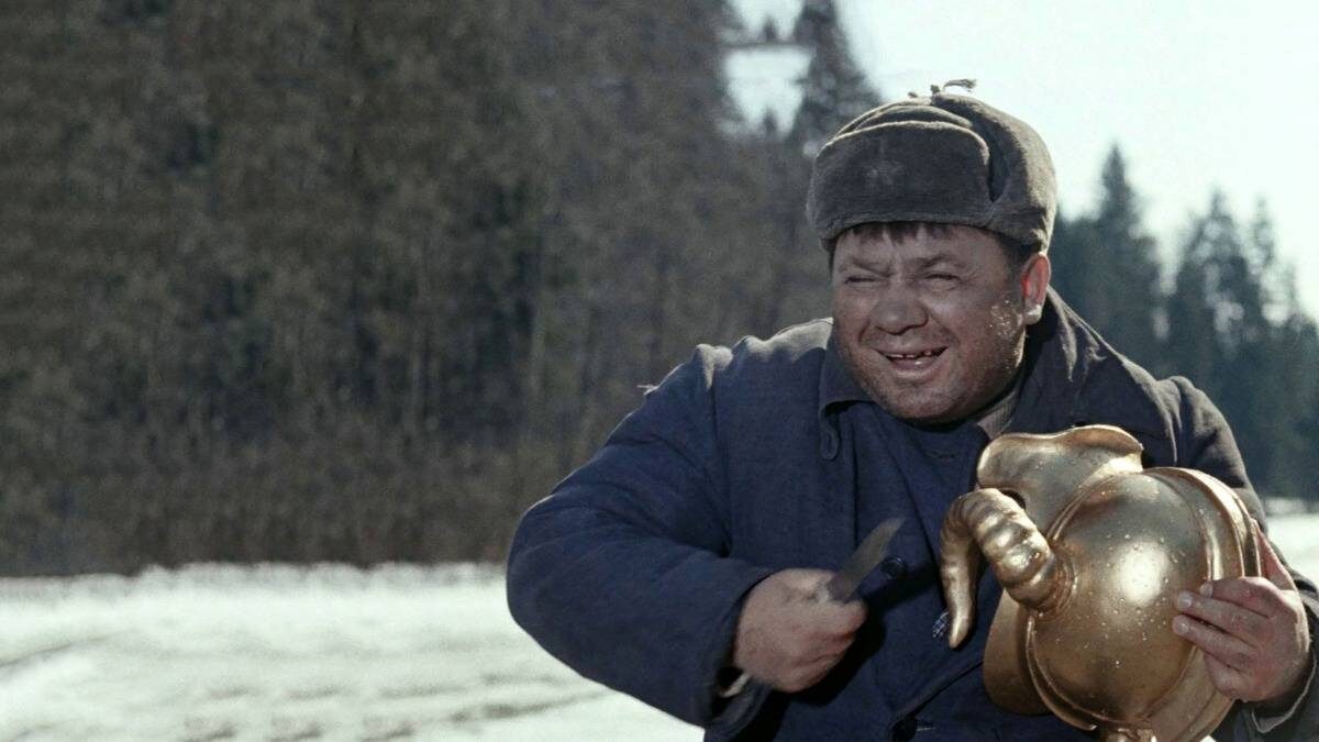 Кадр из фильма «Джентльмены удачи». Воспитателю детского сада (Евгений Леонов), чтобы прикинуться вором в законе, пришлось освоить жаргон преступников. Судебным лингвистам тоже нужно знать этот лексикон / Фото: Киностудия «Мосфильм»