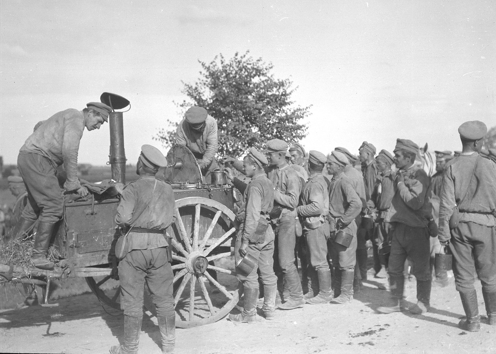 Джордж Мьюз
Полевая кухня
Дата съемки: 1915 год
Источник russiainphoto.ru