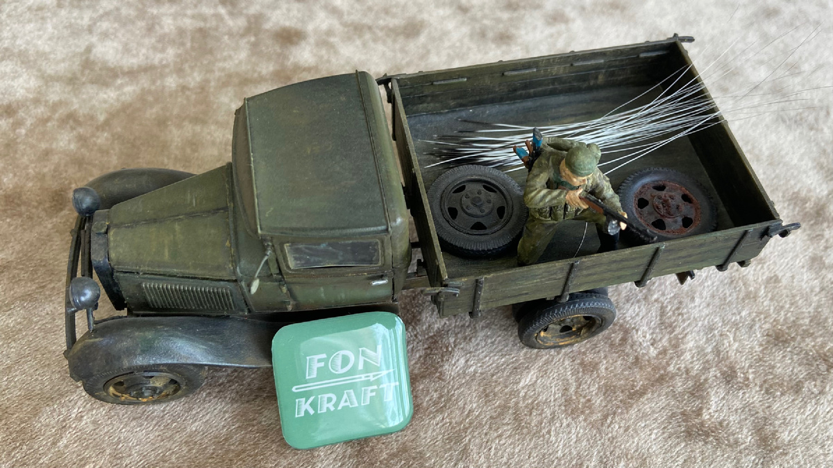 Стендовая модель советского малотоннажного грузовика ГАЗ-АА «Полуторка». Масштаб: 1/35. Производитель: «Звезда». Фото из личного архива автора, © 2026 год