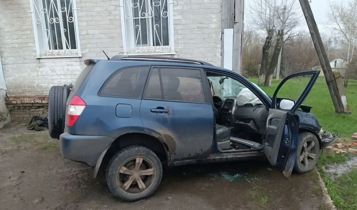     На месте аварии. Автор: редакция. Фото: МВД.