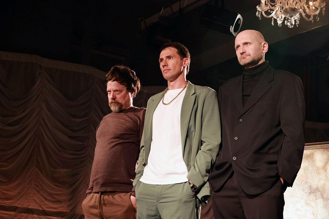 Фото: https://teatrarmii.ru/spectacles/svadbakrechinskogo/