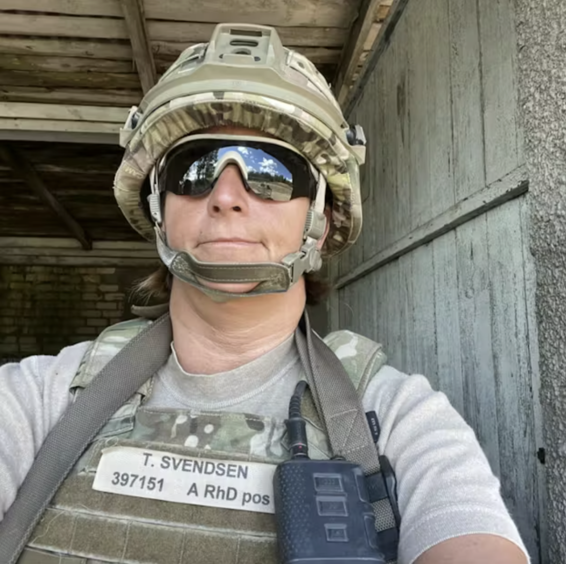 Татьяна Свендсен на службе. https://nyheder.tv2.dk/2024-09-03-23-aarig-fyret-af-forsvaret-paa-grund-af-familierelation