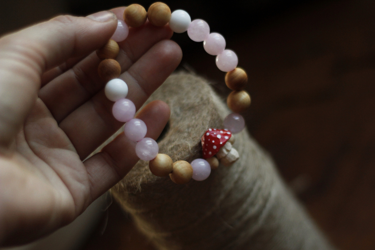 Розовый кварц, агат, можжевельник 