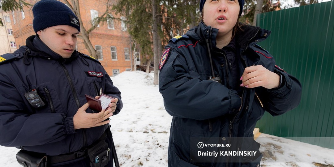 «ФСБ России, давай телефон» — томичам пытаются запретить снимать уничтожение сквера памяти жертв репрессий