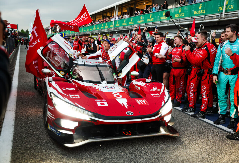    Toyota одолела Ferrari и начала с победы новый сезон WECDPPI / WEC