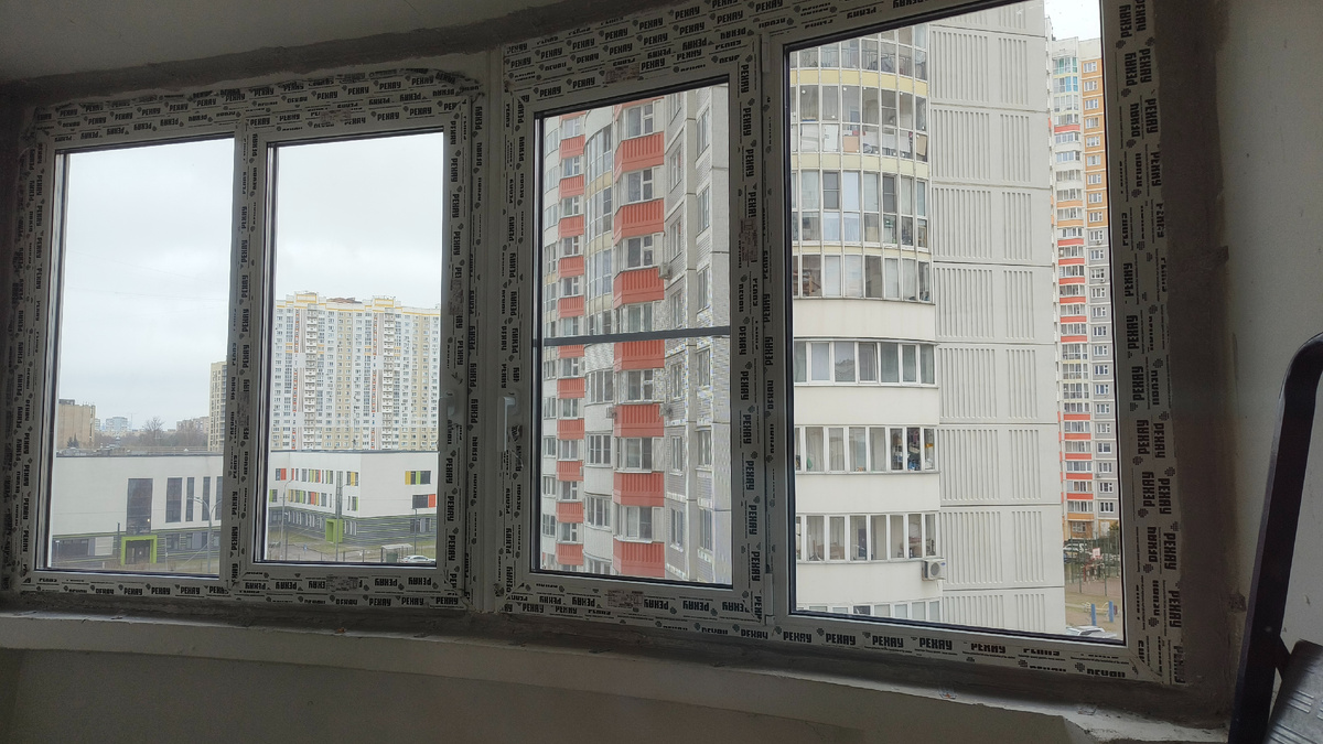 Наша лоджия уже с новыми окнами