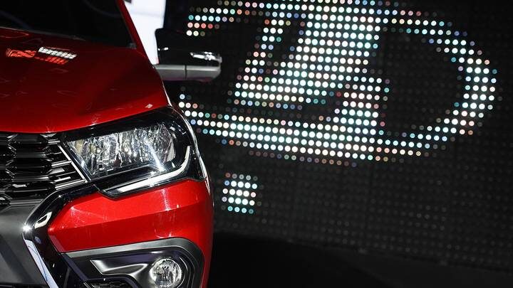 Кроссовер Lada Azimut показали на «Иннопроме» в Ташкенте