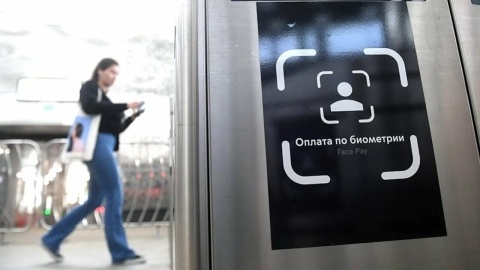 Смоляне в пять раз чаще стали платить с помощью биометрии