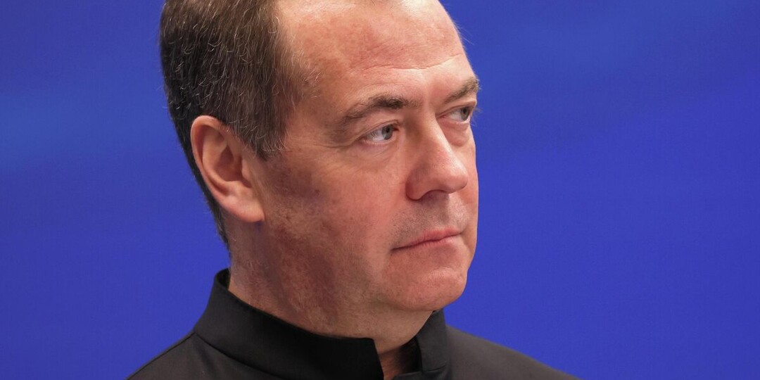 Россия сражается с теми, кто не хочет, чтобы она была, заявил Медведев