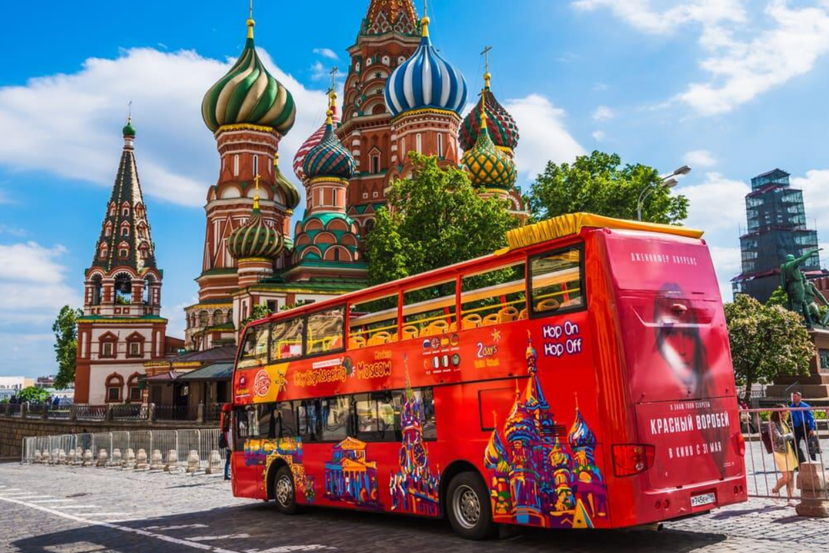 Санкт-Петербург или Москва: что выбрать для выходных в июне? Сравнение цен
