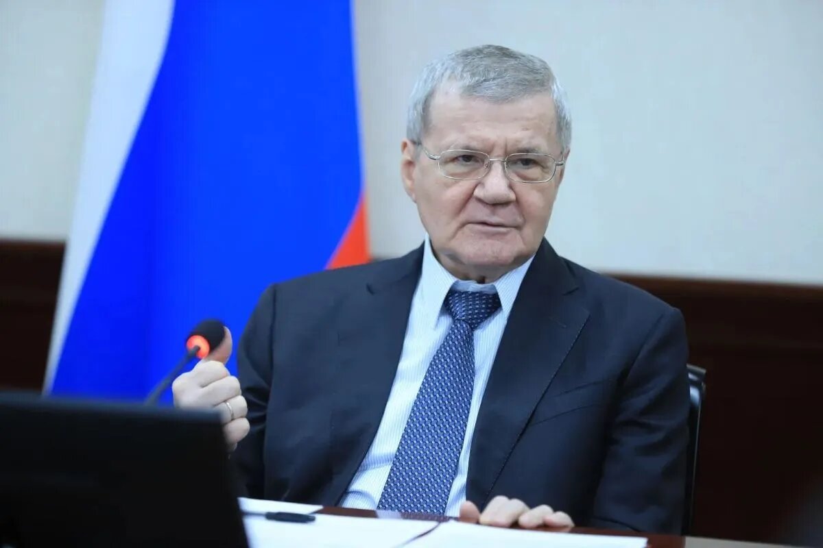 Серьезный импульс получили новые направления экономики, такие как «зелёная» энергетика, ИТ-отрасль, рассказал Юрий Чайка //Фото: пресс-служба полномочного представителя президента РФ в СКФО