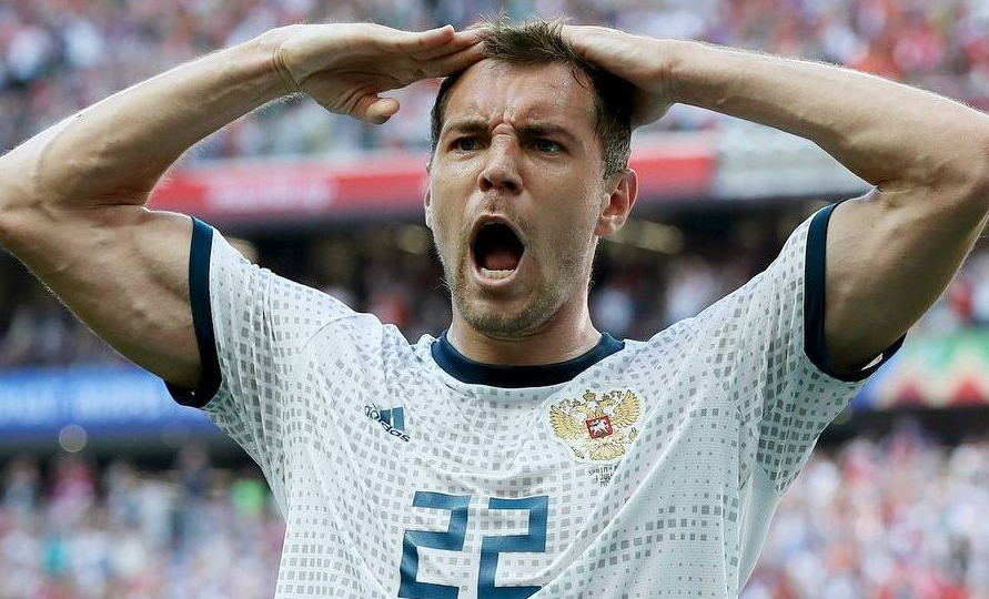 Квартира за 40 миллионов рублей и тайный загородный дом: Смотрим, как живет самый популярный российский футболист Артем Дзюба