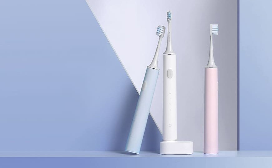 УФ-стерилизация зубной щетки: зачем нужна и как работает?