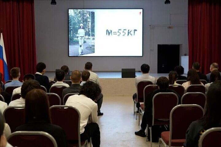 Школьников Южно-Сахалинска учат культурному вождению электросамокатов