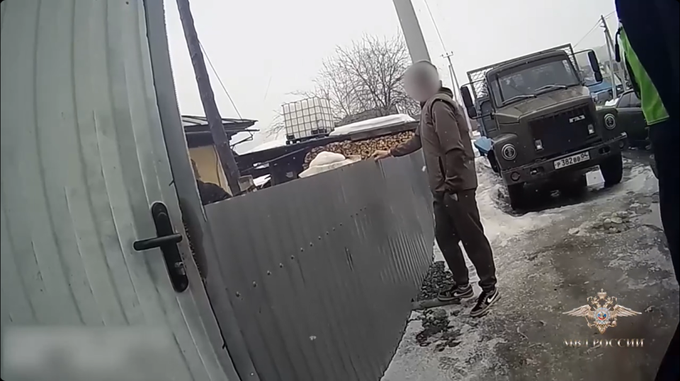    В Горно-Алтайске полицейские задержали любителя поиграть с огнем. Источник: max.ru/ivolk