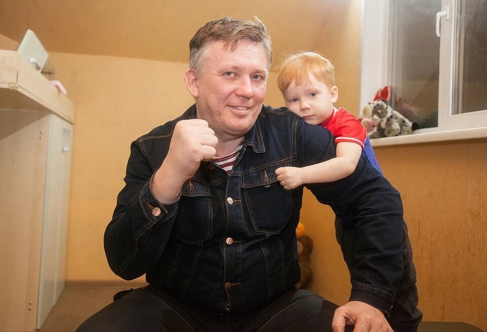 Ростислав с родным сыном Ростиком. Фото: Николай ОБЕРЕМЧЕНКО