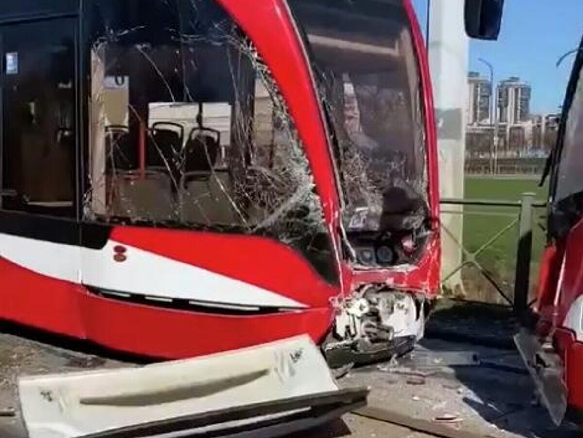    Последствия столкновения трамваев в Санкт-Петербурге | © Кадр видео из соцсетей