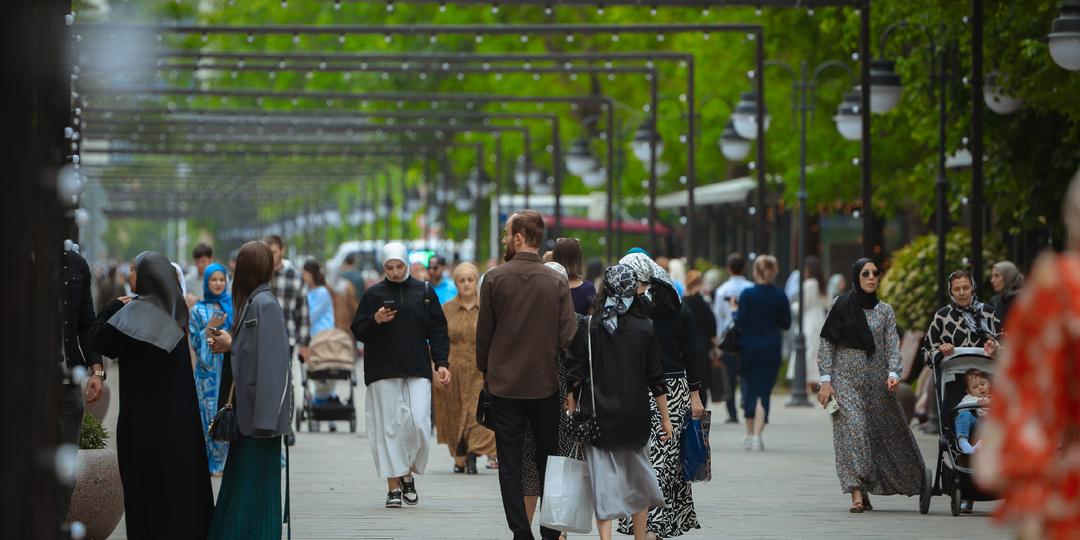 Около 18 тыс. работающих жителей Чечни получают ежемесячное пособие по уходу за ребенком