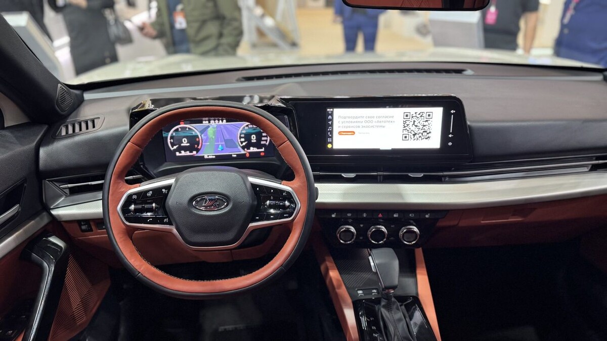    Интерьер LADA Azimut. Фото Константин Завьялов / «Автоновости дня» с международной промышленной выставки «Иннопром. Беларусь»