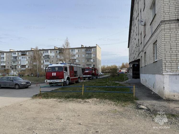     Пожар в Каменске-Уральском. Фото: 66.mchs.gov.ru.