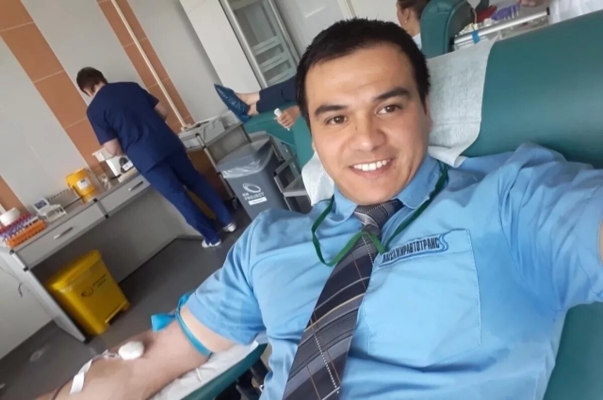    Водитель петербургского автобуса Фаррух Солиев сдал кровь уже более 50 раз