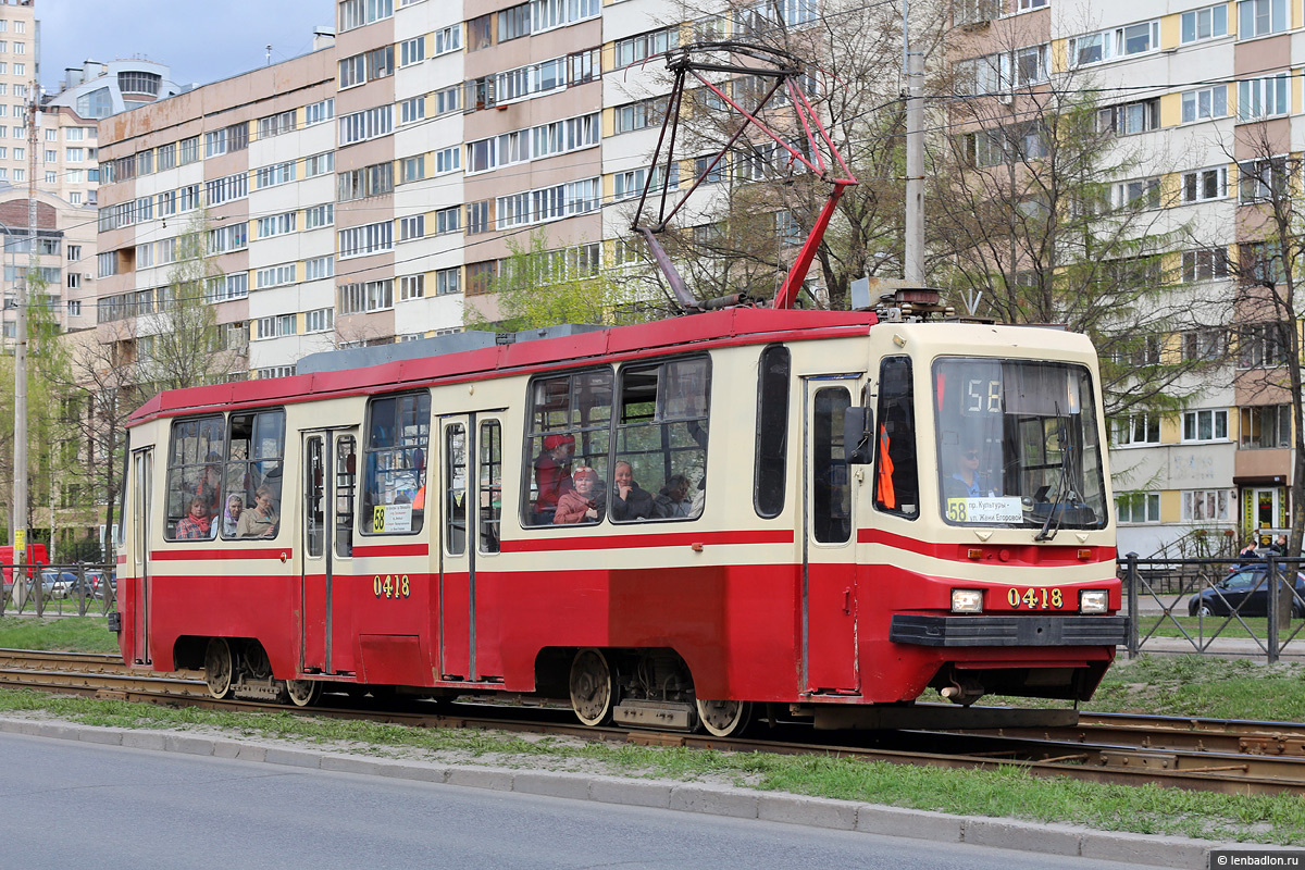 ЛМ-99К в обычном петербургском окрасе.