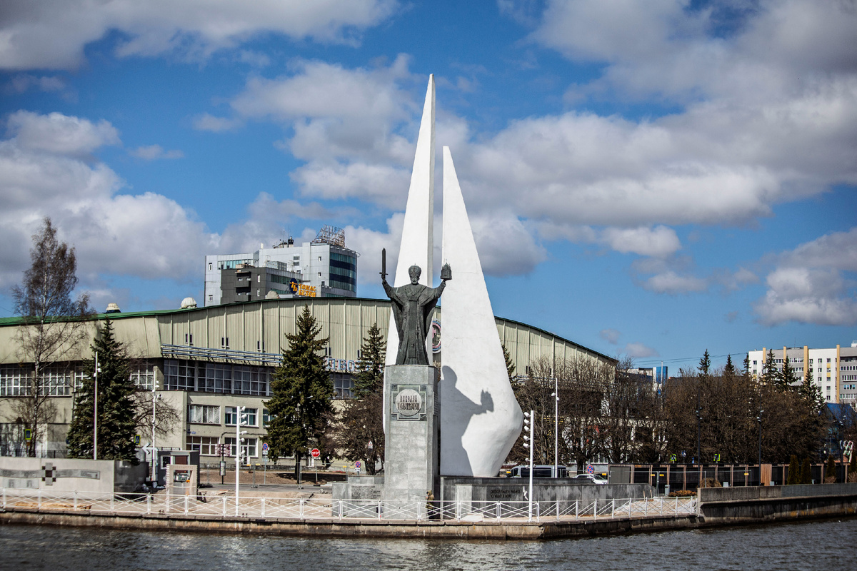 Памятник покровителю моряков Святому Николаю Чудотворцу