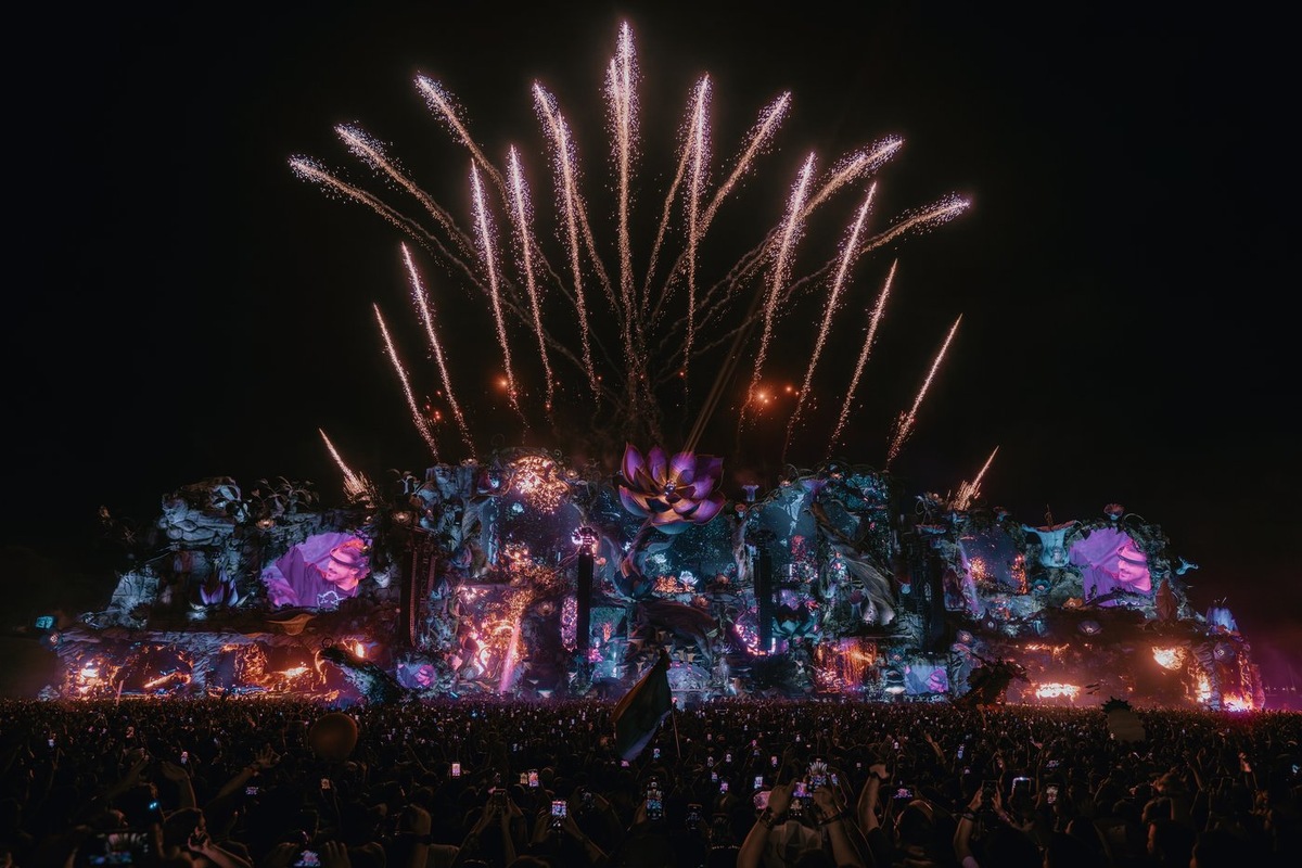 Mainstage Tomorrowland — каждый год новая сцена, каждый раз другая вселенная