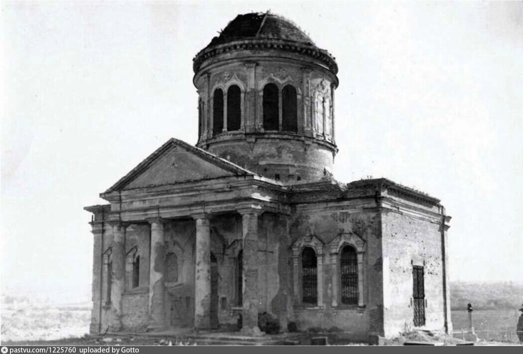    Так выглядел Сурб-Хач в послевоенные годы (1965-1968)   Pastwu