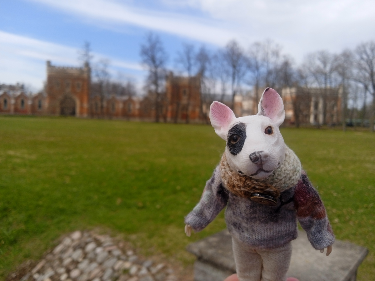 2. Это Тургенев - искусствовед и театрал.