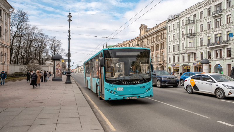 На Радоницу в Петербурге запустят усиленные автобусные рейсы к кладбищам