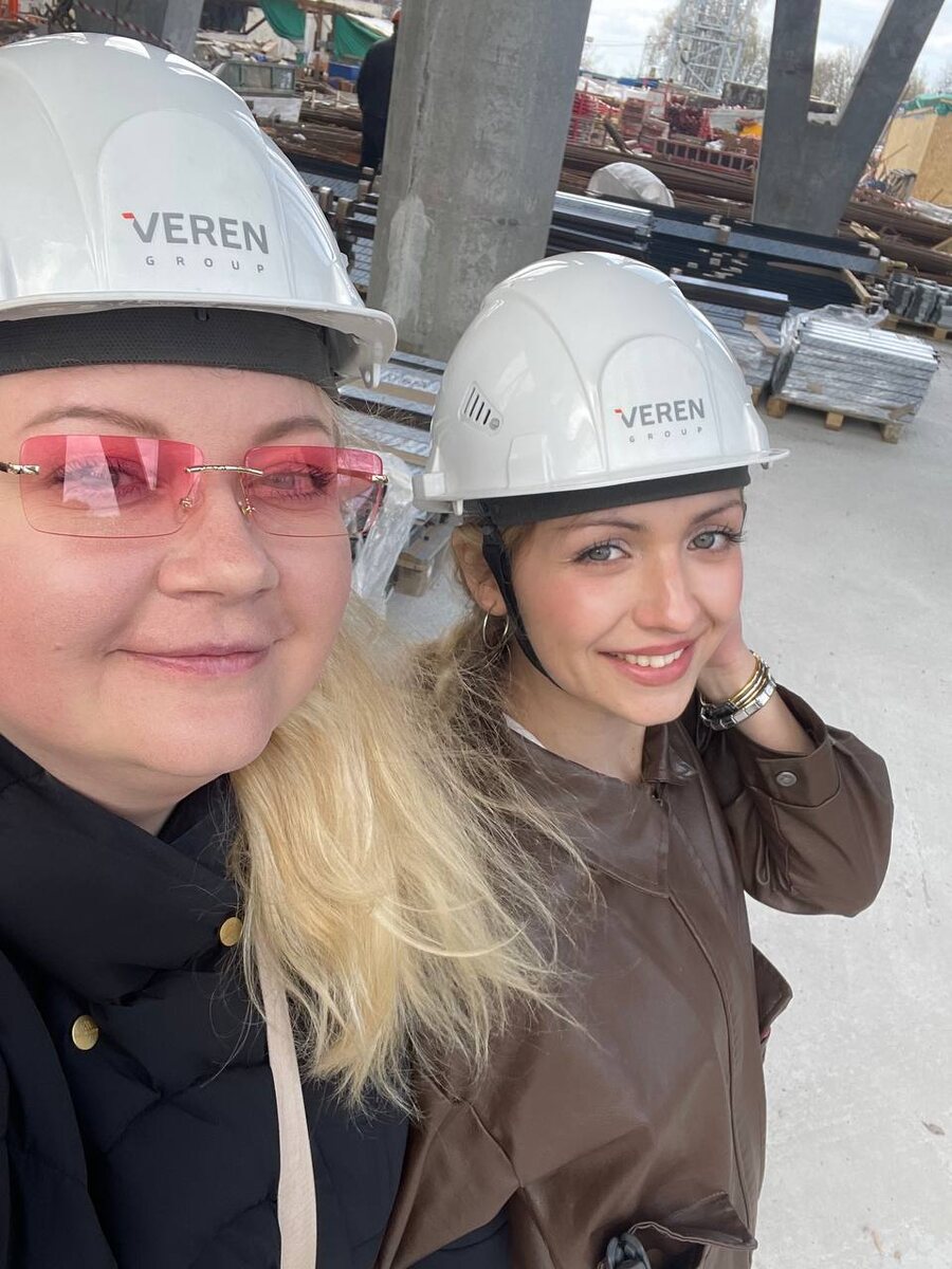 Алёна Казакова, руководитель отдела продаж. Ирина Парфёнова, директор по маркетингу.