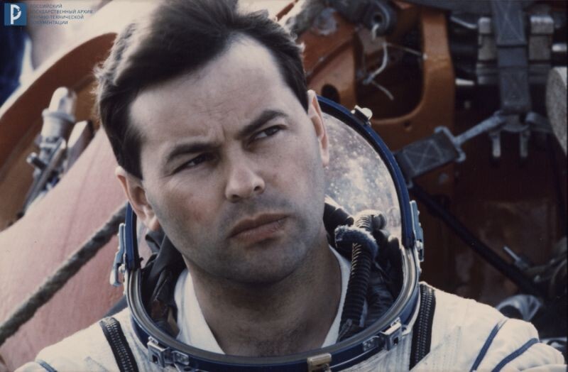 Лавейкин А.И. в скафандре. 1975 г. РГАНТД. Ф. 472. Оп. 1-10. Д. 46. Л. 1.