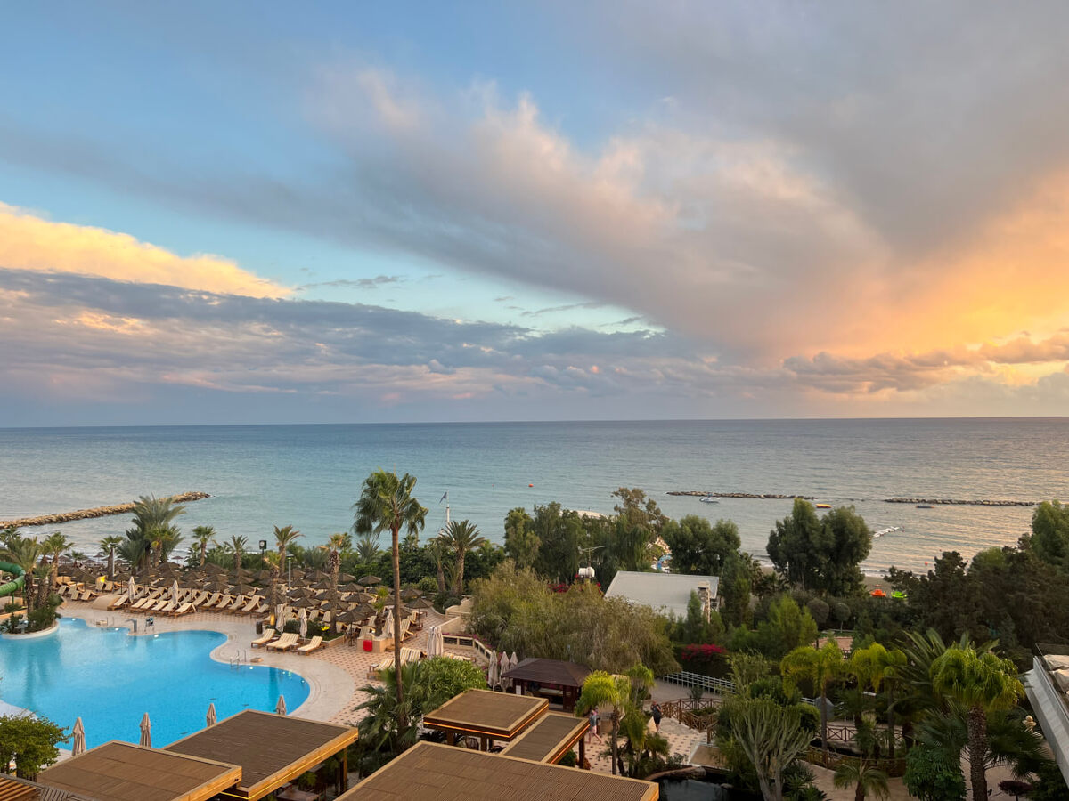 Вид из номера Superior room sea view, 4 этаж. 