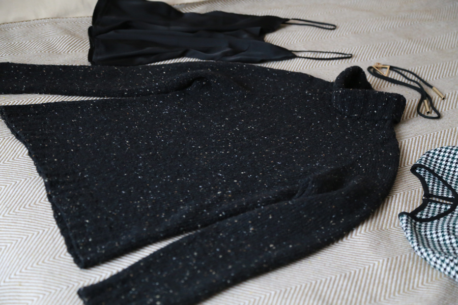 Речь про этот свитер. Пряжа Donegal Tweed Soft цвет 5520. 100% мериносовая шерсть