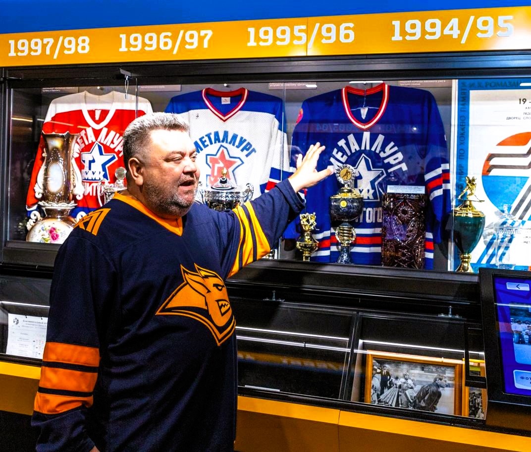 На экскурсии в музее ХК "Металлург"