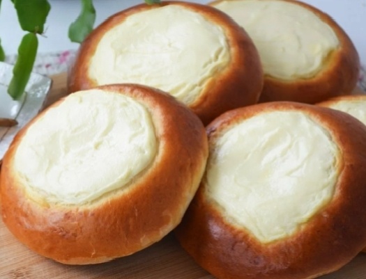 Румяные, как в детстве: готовим идеальные ватрушки с творогом по пошаговому рецепту