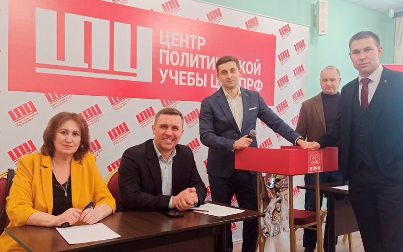 Не вестись на мелкие подачки властей — новосибирский экс-депутат идёт в Госдуму от Москвы