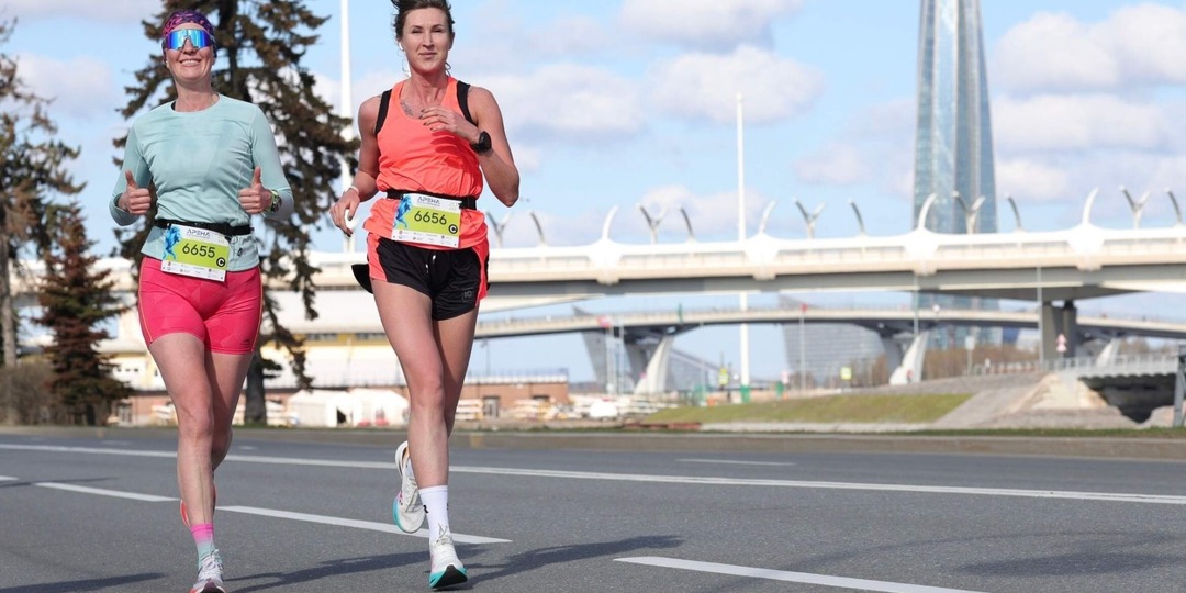 БЕЖИМ К ВЕСНЕ: «АРЕНА ПОЛУМАРАФОН» В ПЕТЕРБУРГЕ