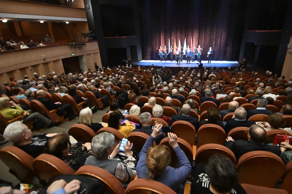    Первый показ в Казани уже прошел. Владимир ВЕЛЕНГУРИН