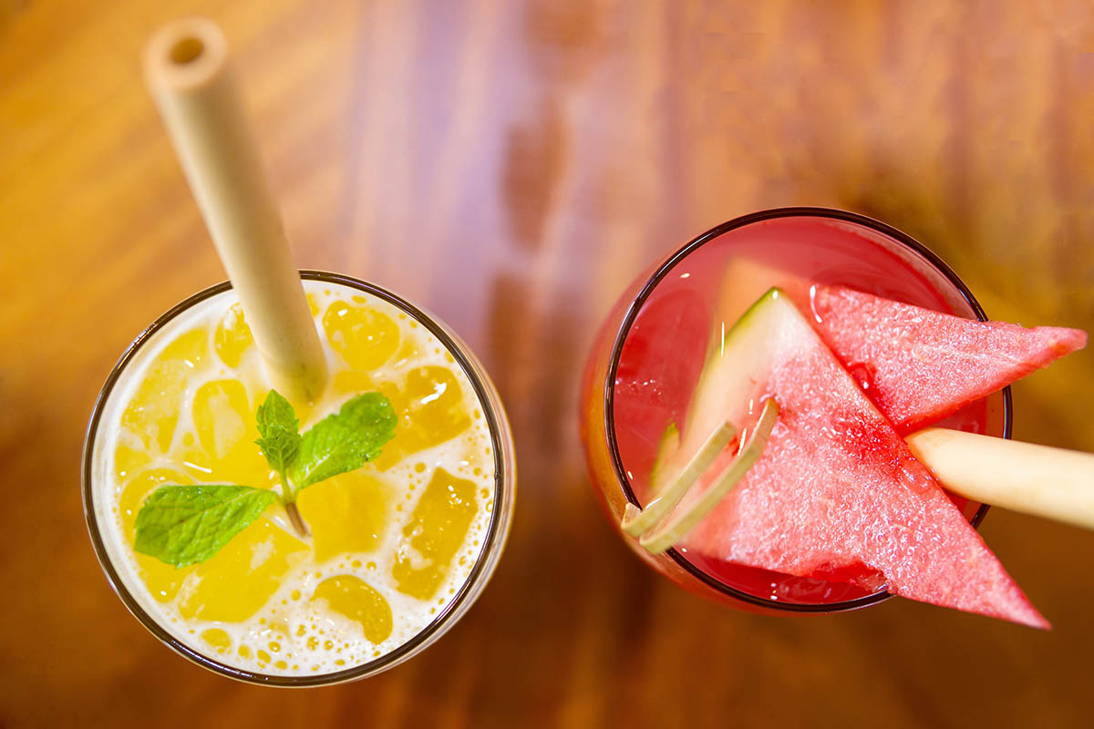 Polina Vegan4k / Unsplash📷Фруктовые и ягодные лимонады — это освежающие напитки, которые завоевали популярность благодаря своему яркому вкусу