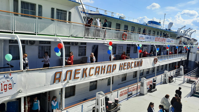 Теплоход "Александр Невский" в Волгограде 17 апреля 2026 г (фото: Гриднев Дмитрий)