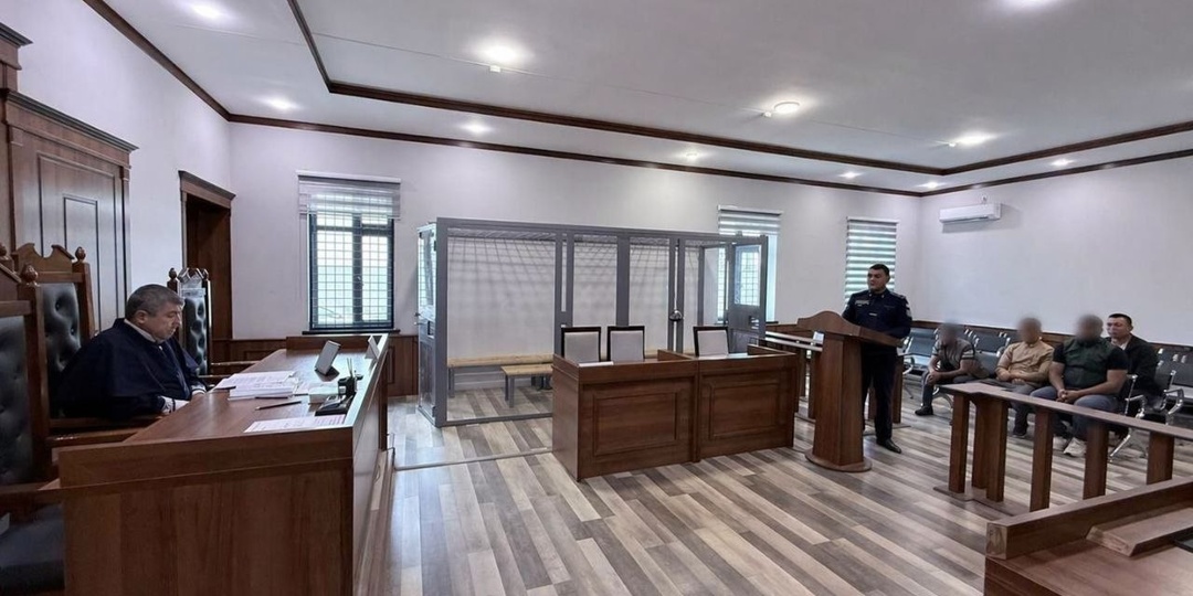 Отдых «по-мужски» продолжился в изоляторе: дрифтеров с тюльпановых полей отправили под арест