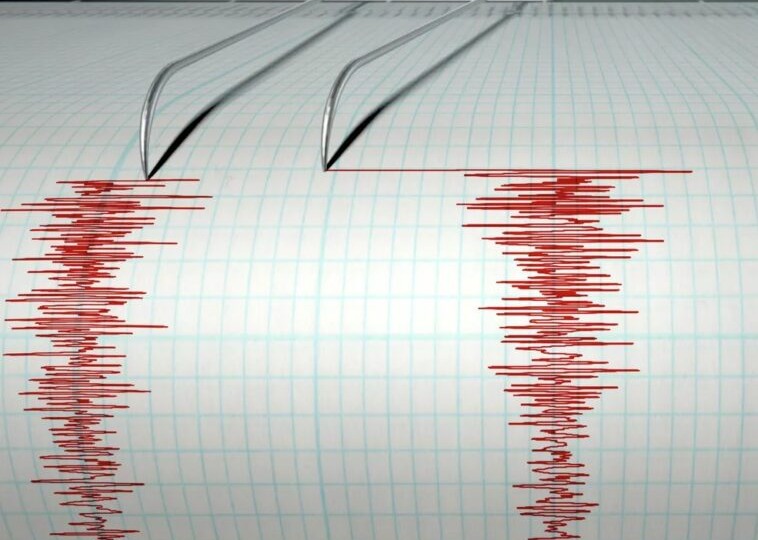 В Японии зафиксировано сильное сейсмическое событие, объявлена угроза трехметрового цунами