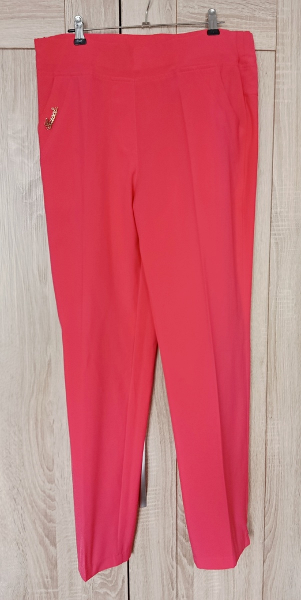 Эти брюки быстро продались, 48 размер. 500 руб.