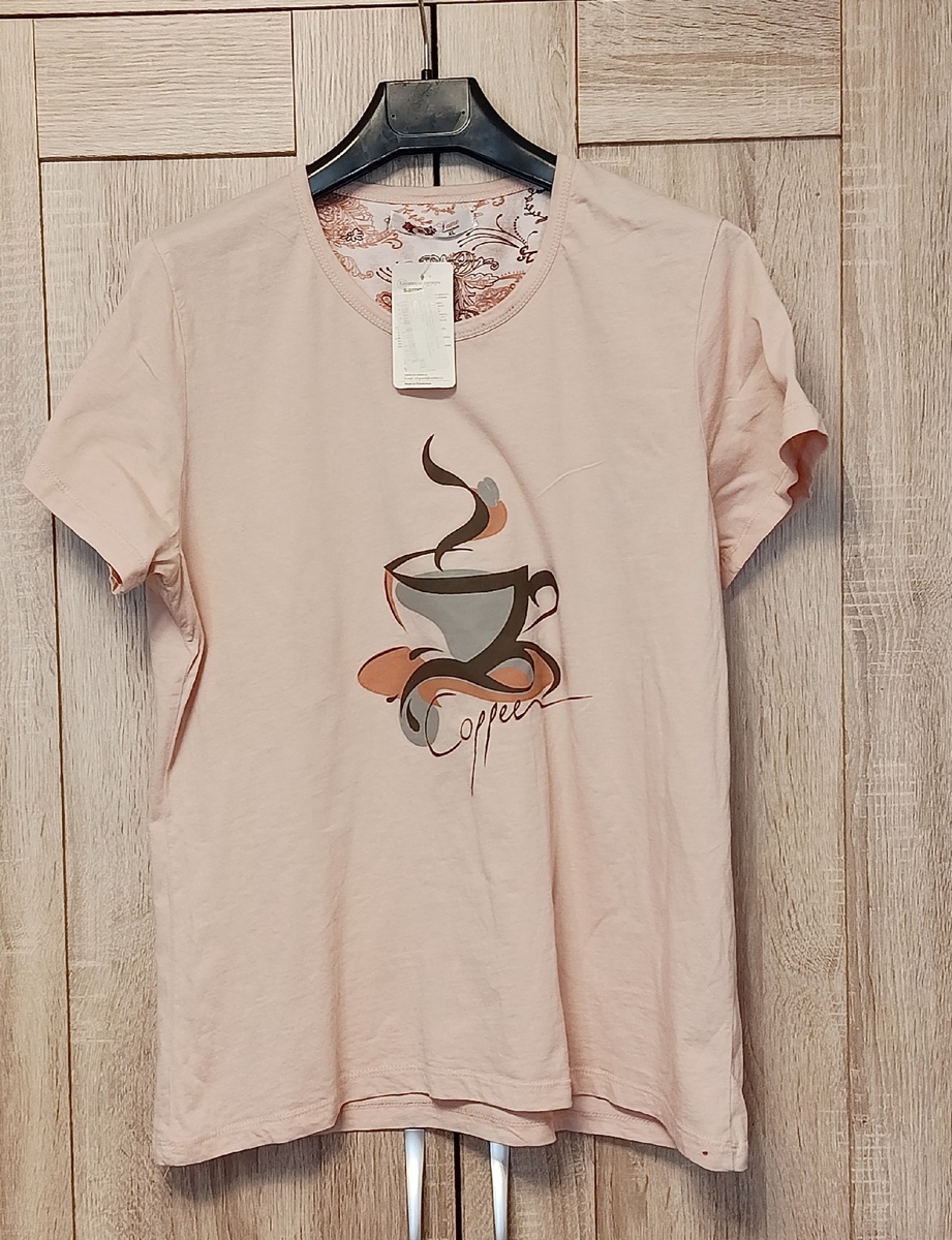 Всего 270 руб, очень милая такая футболочка для дома))) цвет персик, только на фото бледноватый.