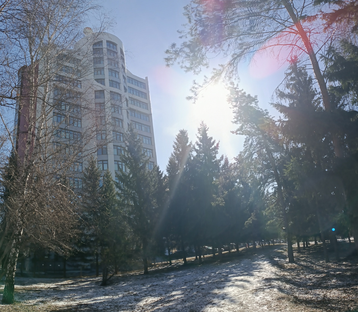 Где-то на просторах моего города. Фотография автора, апрель 2026 года. 