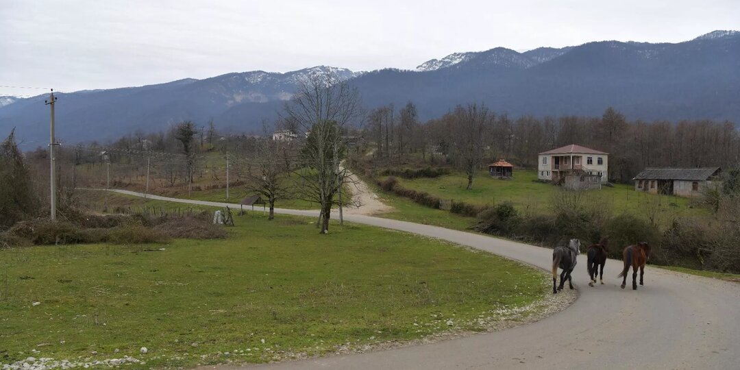 Хуапские истории: "легенды" и "звезды" села с видом на горы