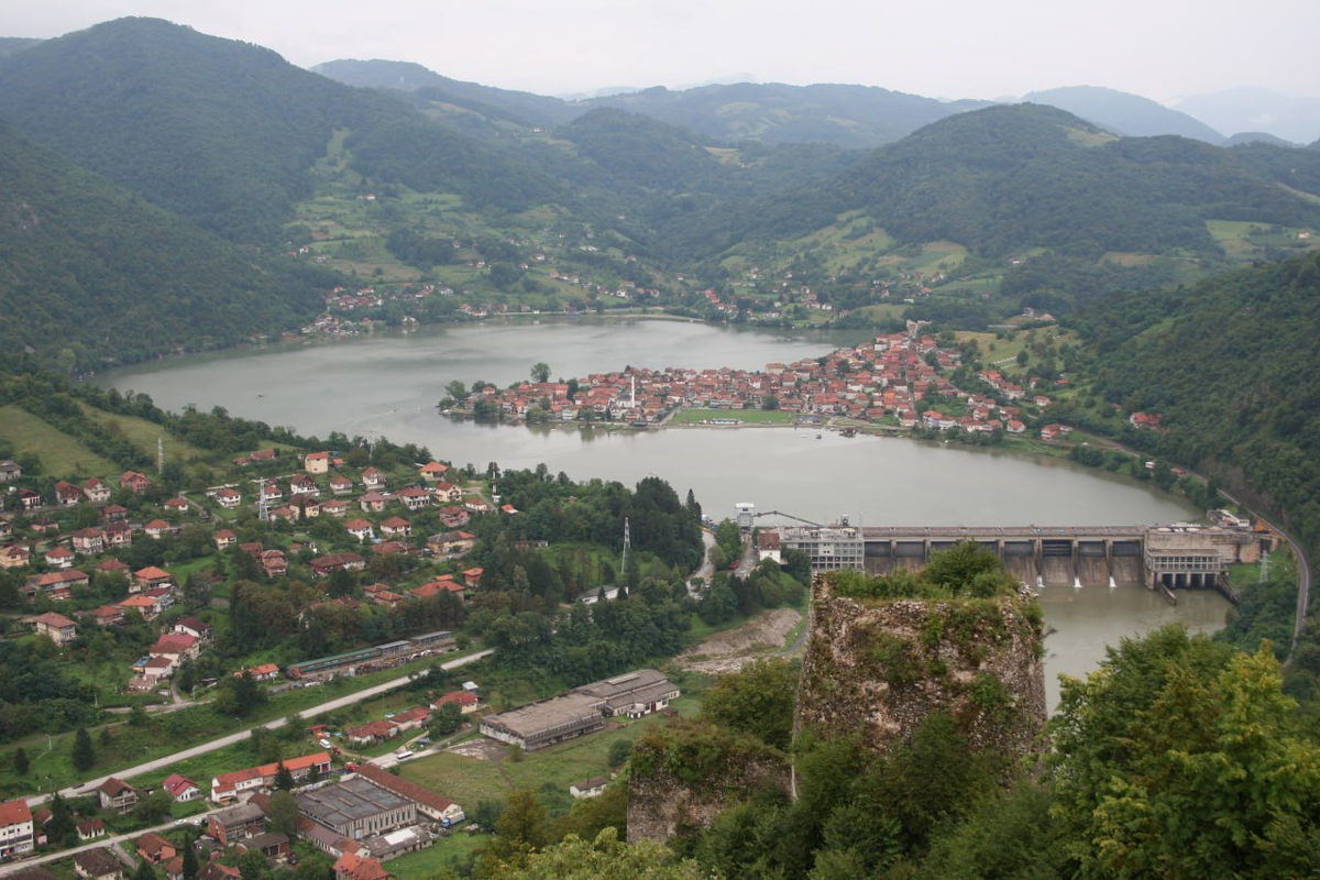 Wikimedia. https://commons.wikimedia.org/wiki/File:Mali_Zvornik_012.jpg